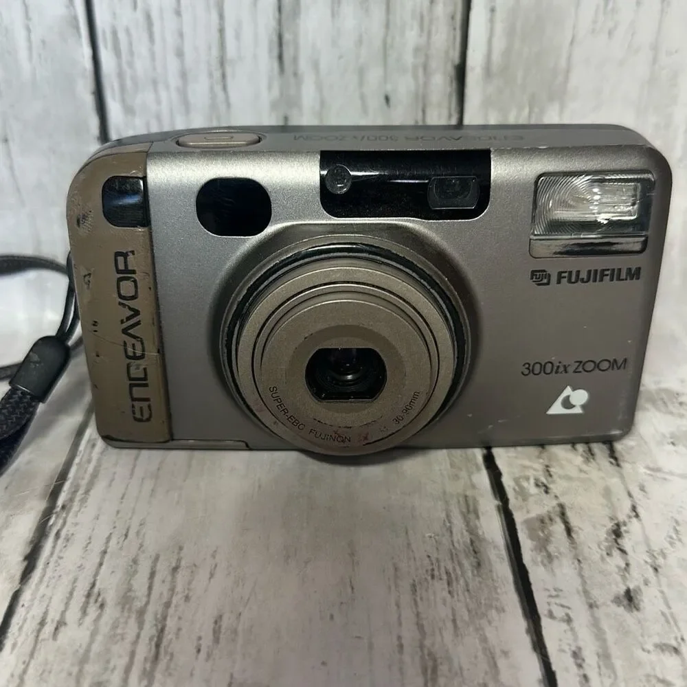 FujiFilm Endeavor 300ix Zoom APS Point and‎ Shoot Film Camera